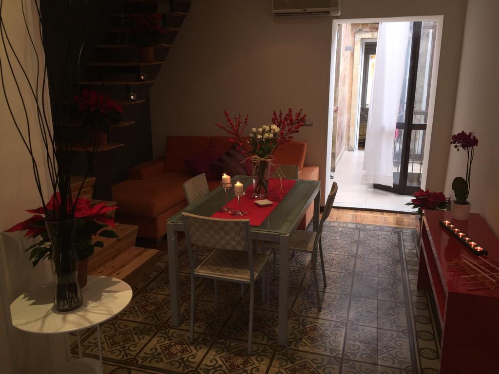 Al Castello Apartment คาตาเนีย ห้อง รูปภาพ